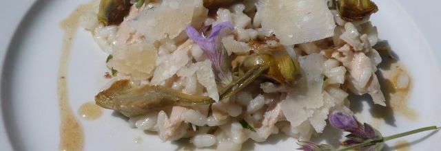 Risotto aux artichauts, à la pintade et à la sauge.