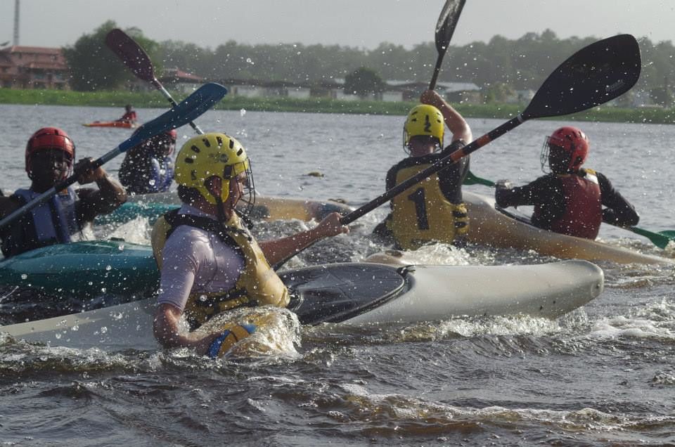 La deuxième manche du Championnat Régional de Kayak Polo, les 18 et 19 janvier 2014 à Kourou.
Photos : Alexis JEANNOT