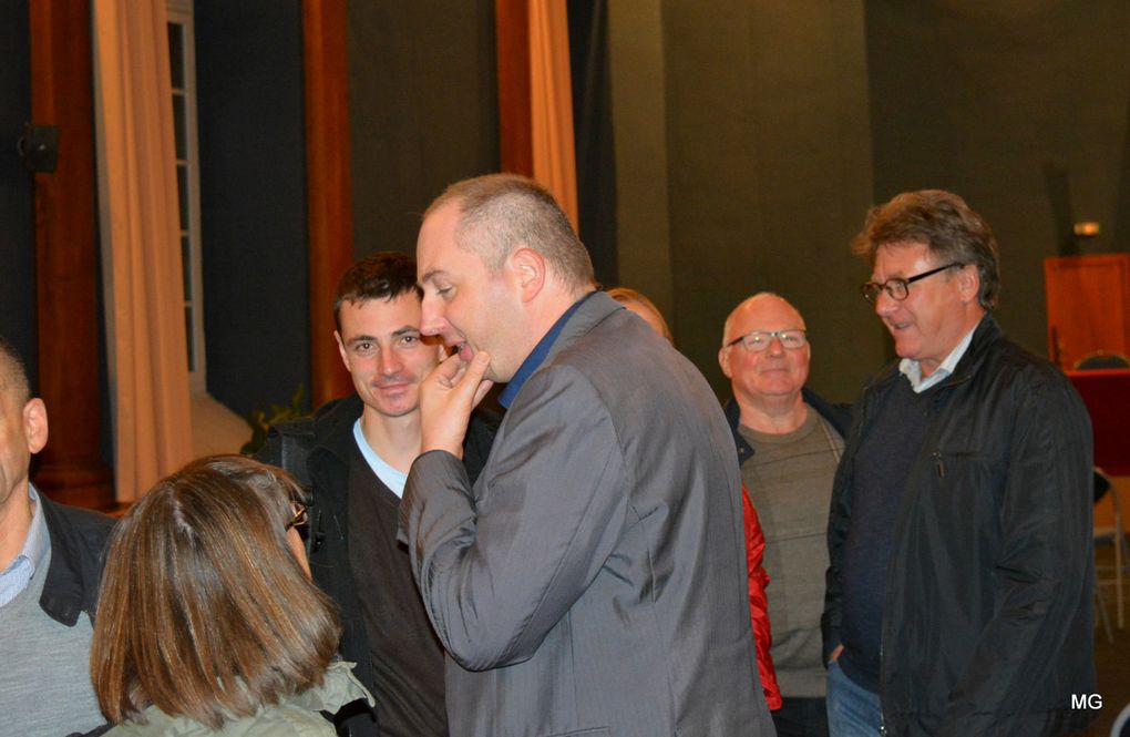 Débat autour du livre "Sans Domicile Fisc" des frères Bocquet et séance de dédicaces à la salle d'Anchin de Douai, le 14 octobre 2016.