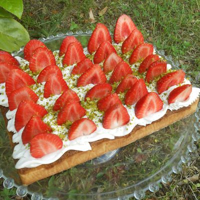 TARTE FRAISE AMANDE PISTACHE