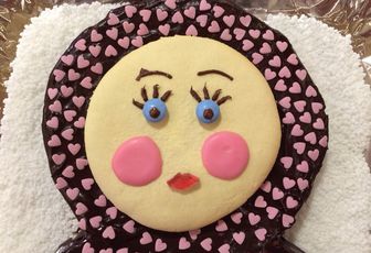 Gâteau d'anniversaire "Poupée russe"