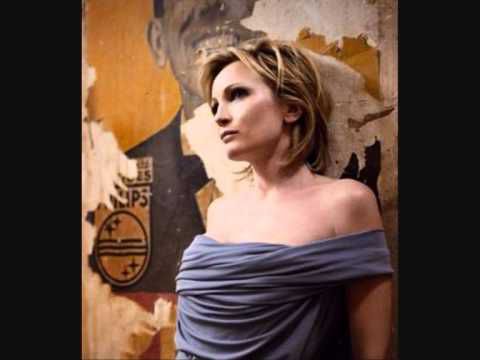 Patricia Kaas- Il me dit que je suis belle