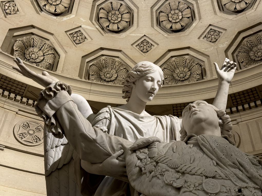Statues de Louis VXI et Marie Antoinette