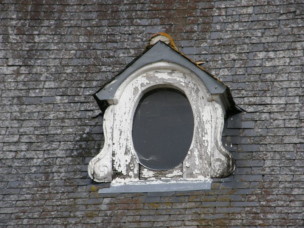 Superbe journée de découverte des chateaux du coté de Lanvolon. L'histoire nous rattrape et nous sommes fascinés par ces batisses si imposantes...