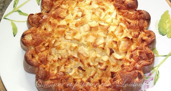 Gâteau au lait fermenté, pommes et chocolat 