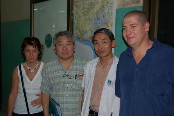 A Vientiane,l'équipe de l'AMLF a continue d'oeuvrer; continu à donner des cours de formation de perfectionnement en médecine, et en droit de la santé; l'hopital Mahosot (Vientiane). La rencontre de fin de mission  s'est déroulée; à Tam Nak Lao merveilleusement comme autrefois.