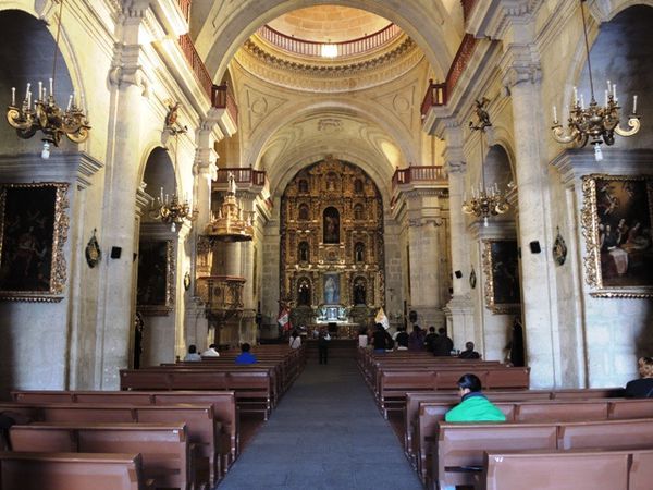 Soyons fous, deuxième entrée avec une autre église remarquable