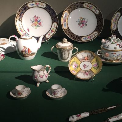 Restitution de 17 objets d’art spoliés, faisant partie des œuvres dites Musées nationaux Récupération (« MNR »), aux ayants droit de Lucy Jonquet