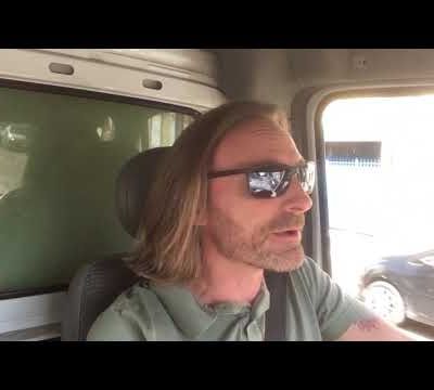 Les Français n'y comprennent plus rien"...Ils sont cons ces Français ...