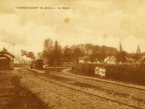 Les anciennes gares de Théméricourt Vigny et Sagy et la locomotive Le Tacot. Sources images MTVS