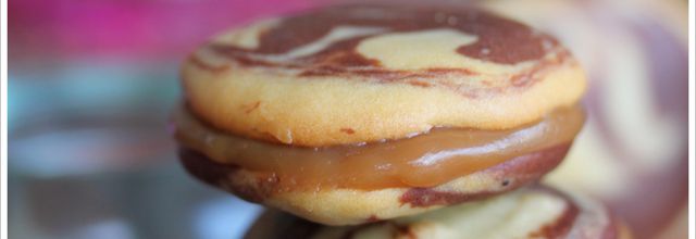 Whoopie pies marbrés au caramel de spéculoos