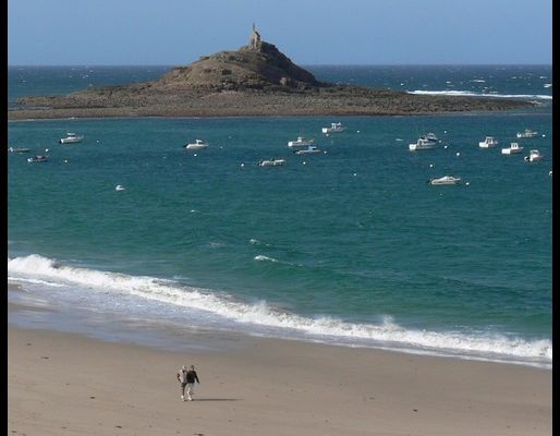 Erquy : Les promeneurs de St Michel.