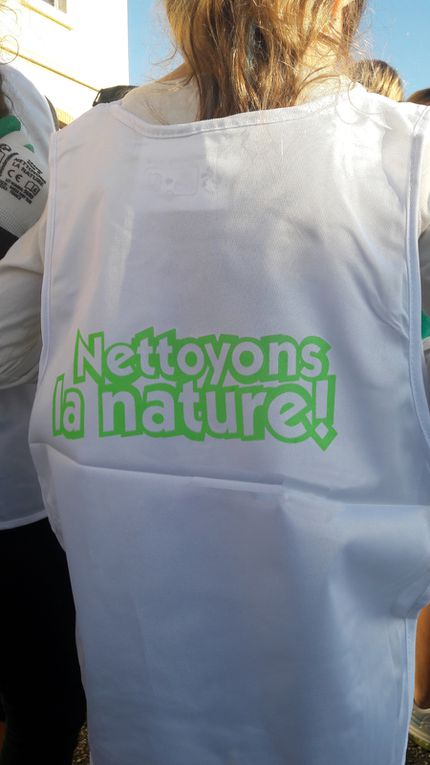 ''NETTOYONS LA NATURE'' AVEC L'ÉCOLE THÉODORE MERCIER