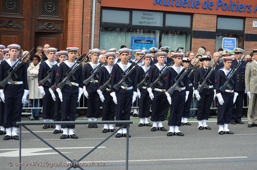 Porte folio de la PMMN qui faisait sa première sortie en uniforme.