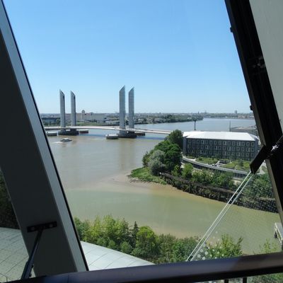 Le panorama depuis la Cité du Vin à Bordeaux...