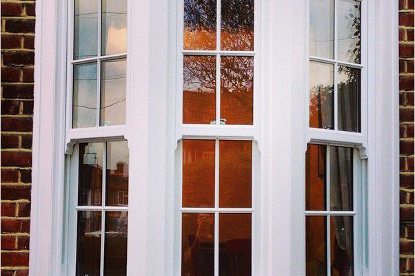 How Select From The Right Contractor For Double Glazing Your Windows?