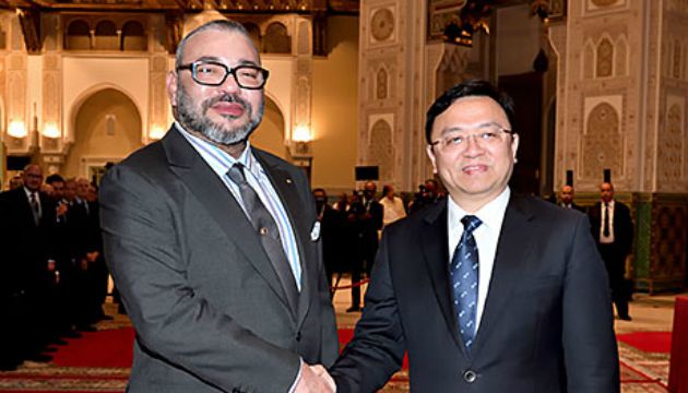 Voiture électrique: le roi reçoit à Casablanca le président du géant chinois BYD