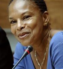 Christiane TAUBIRA, Députée de Guyane, a posé une question d'actualité mercredi 26 mars. Elle a interrogé la Ministre de la Santé sur la politique de coopération sanitaire avec le Surinam.