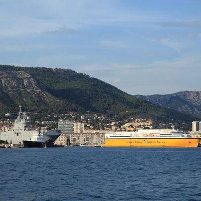 Visiter en une journée Toulon, la rade et son port militaire