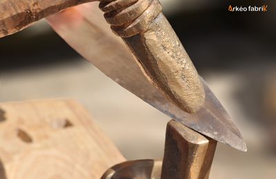Fabrication d'une épée de l'âge du bronze