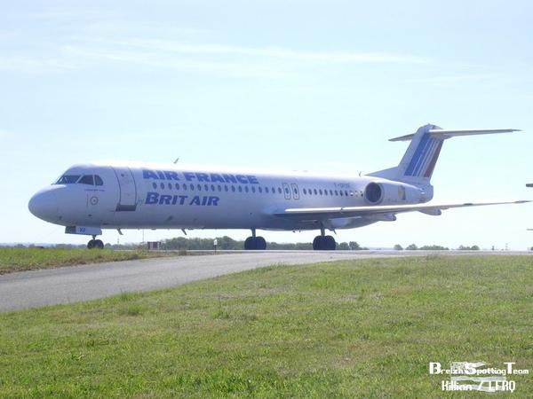 Ceci est l'album qui contient toutes les photos des journ&eacute;e spotting &agrave; l'a&eacute;roport de Quimper-Cornouaille. <br /> <br /> La pr&eacute;sentation est la suivante ; les l&eacute;gendes des photos en haut ( class&eacute;es par date ), chacune menant &agrave; la photo concern&eacute;e, et en bas, toutes les photos &quot;en vrac&quot;, que vous pouvez regarder de n'importe quelle journ&eacute;e !<br /> <br /> Bon visionnage :)<br /><br /><span style="font-weight: bold;"><span style