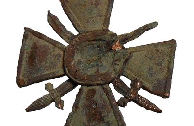 Une croix  de guerre trouvée  en détection