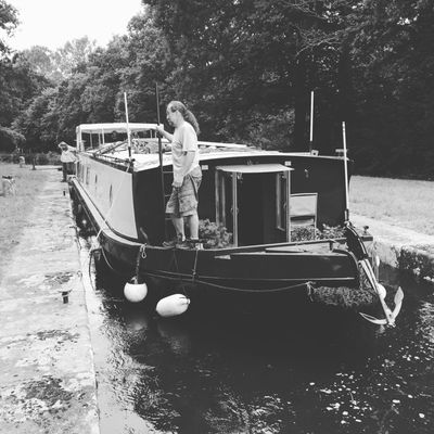 Vu une péniche sur le canal du côté de Pontivy