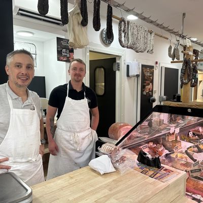 CASTELNAU D'ESTR?TEFONDS - LA BOUCHERIE DAVID ROUMIGUI? - PLUS D'UN SI?CLE D'HISTOIRE ET DE SAVOIR-FAIRE