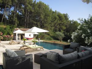 Un piscine dans le jardin de ma maison ? Pourquoi pas !