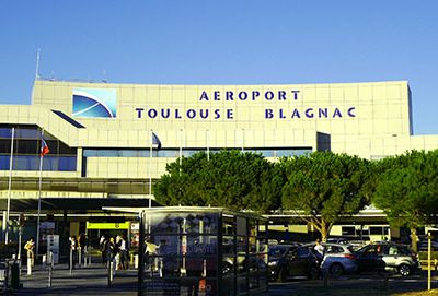 Toulouse Blagnac Airport : single security checkpoint from Hall D