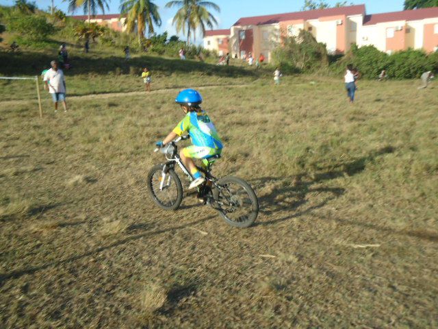 rencontre sportive école de vélo activité VTTXC  Petit Bourg