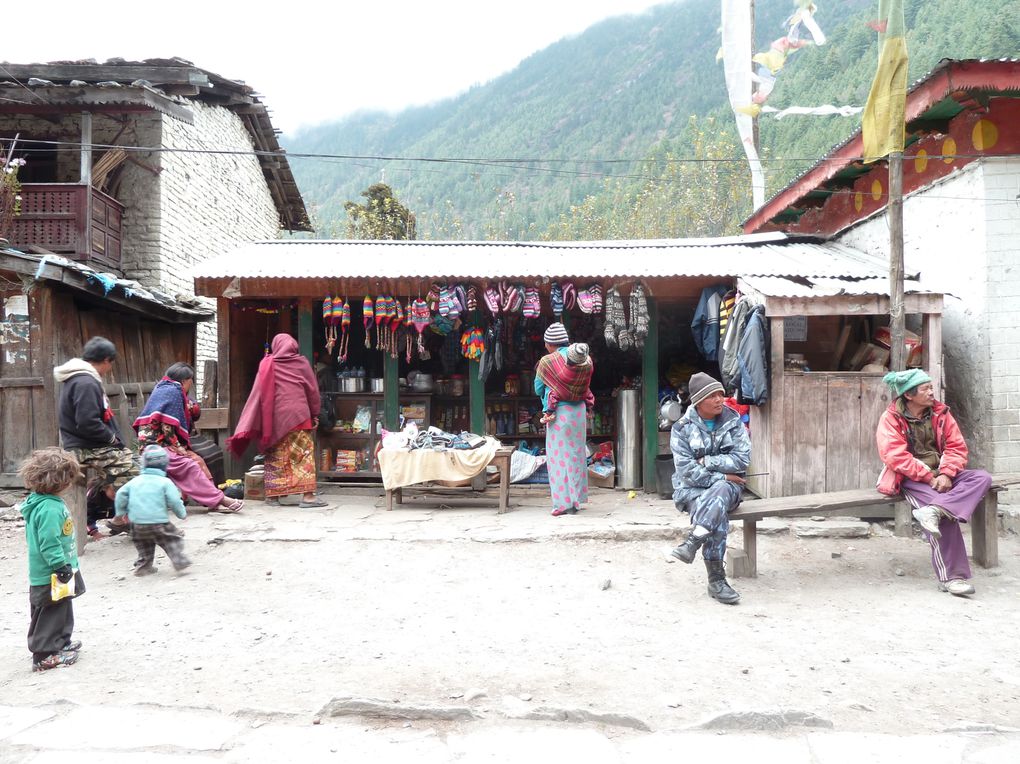 Novembre, 140 km en demi tour des Annapurnas ... un club aventure tout en ciel bleu ... (1ère partie)