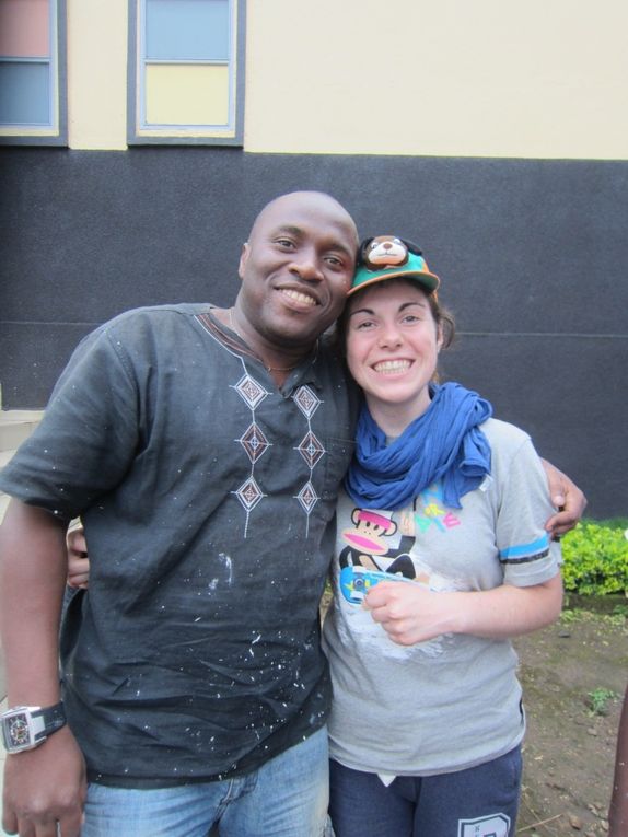 Voici qq photos du début de notre voyage missionnaire, le départ de Bois Guillaume, l'arrivée à Roissy Charles de Gaulle, le voyage en avion et l'atterrissage à DOUALA le 14 juillet . Puis la 1ère visite en immersion là où travaille Sabine NO