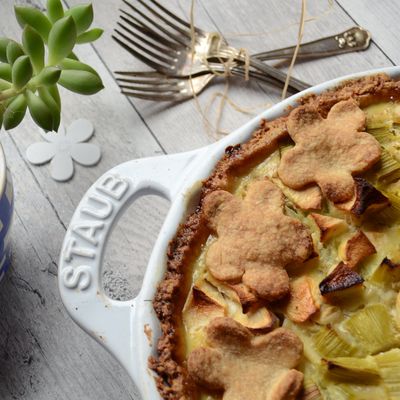 Tarte à la rhubarbe, pommes, petits suisses et cannelle