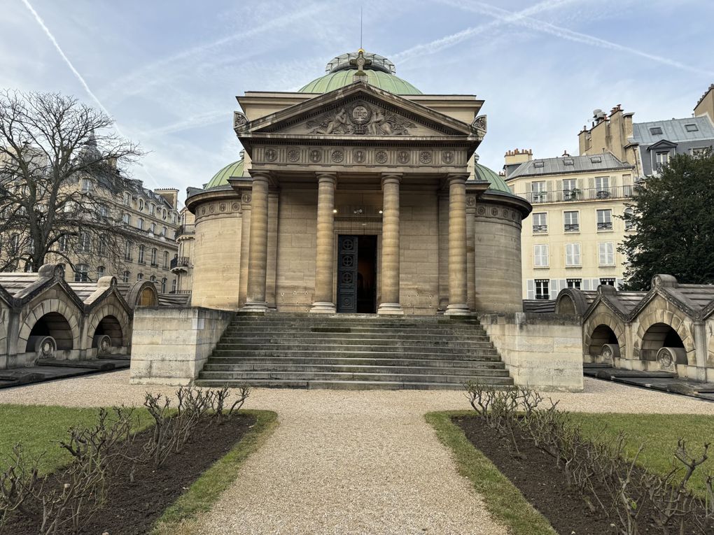 La Chapelle expiatoire, l'histoire oubliée d'un monument.