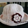 Le chapeau en coton fin d'Héloïse