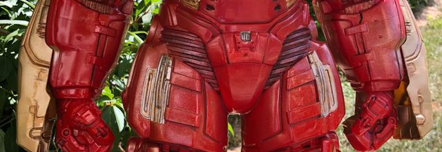 Hulkbuster Hasbro Titan Hero Series 18" 45 cm  par Romain 