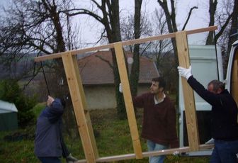 Pose des premières fenêtres