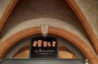 Les Cinq Bouchons #restaurant