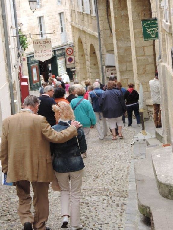 Visite guidée et commentée de Saint-Emilion.