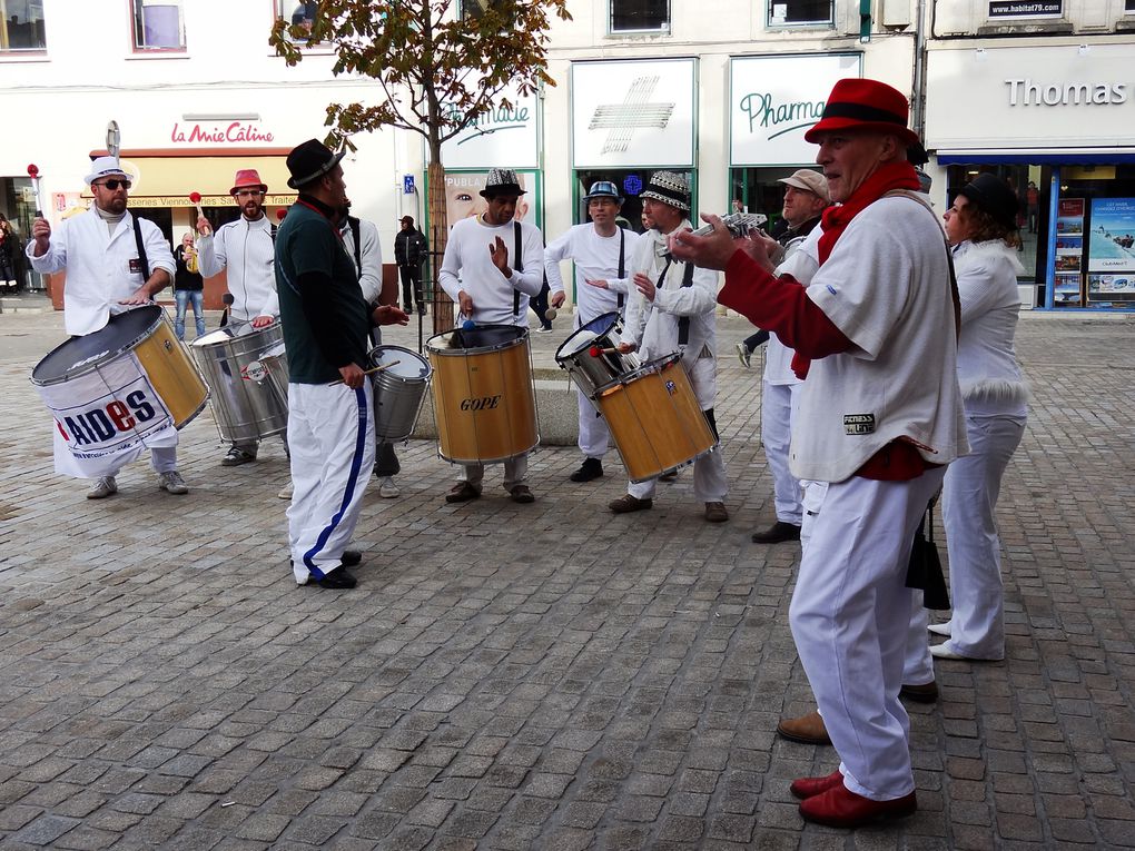 Photos sur le vif de Cathy Barbeau. Prim'A Corps avec BATUCA NIORT!