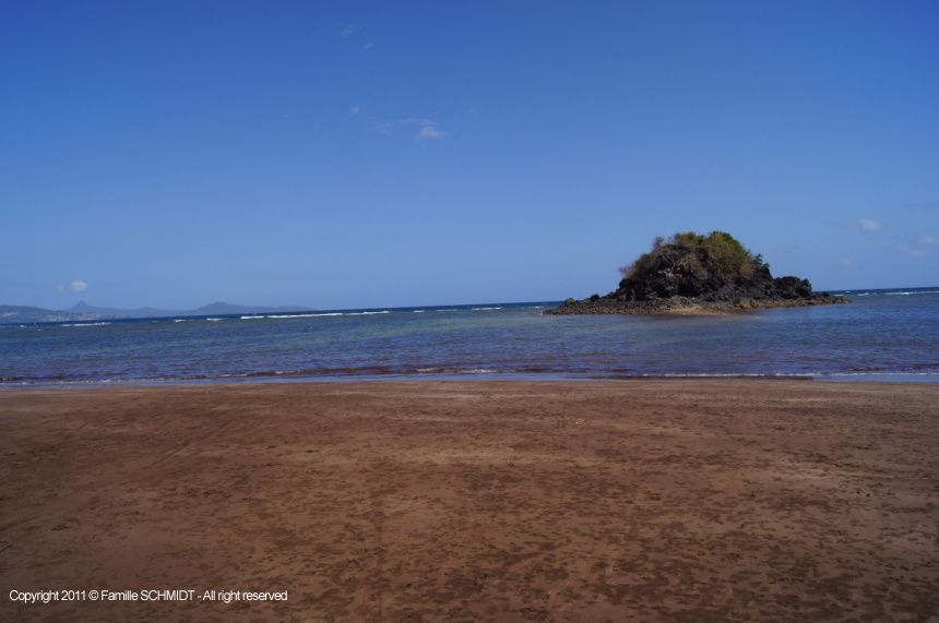 Vous visiterez sous ce dossier tous les villages et les belles plages de Mayotte