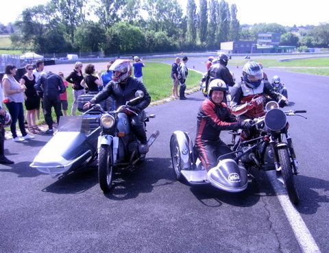 Fanakick Historic Cup La Châtre 2014
Démonstration sur piste motos et side anciens