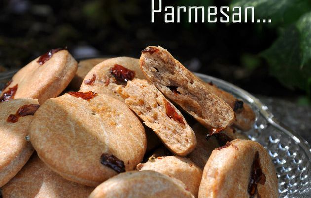 Sablés à la tomate séchée, parmesan et thym du jardin