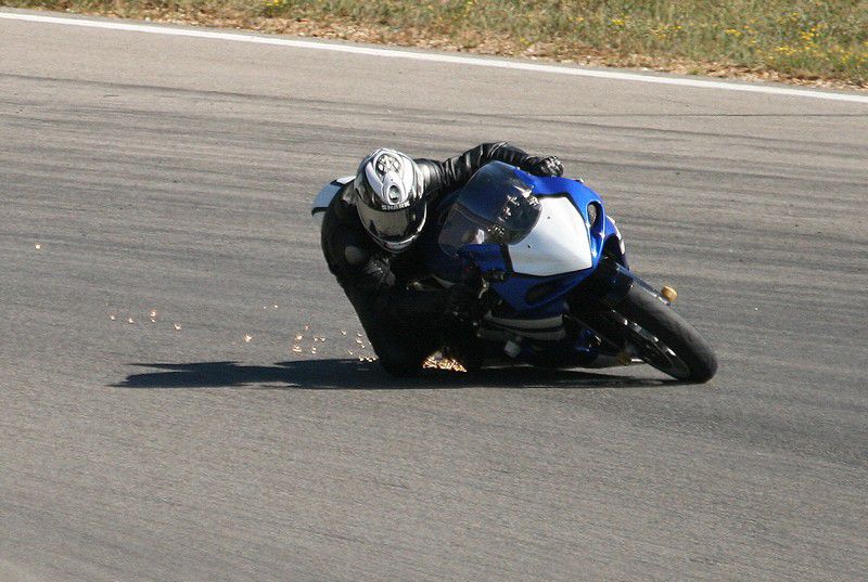 Le 19 juillet 2009, petite scéance de roulage moto au pôle mécanique d'Alès.