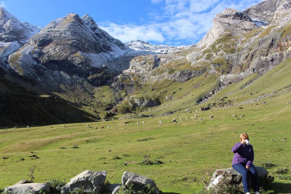 Après une pause café-croissant à 1800m on poursuivra la montée jusqu'au cirque lui-même à 2100m