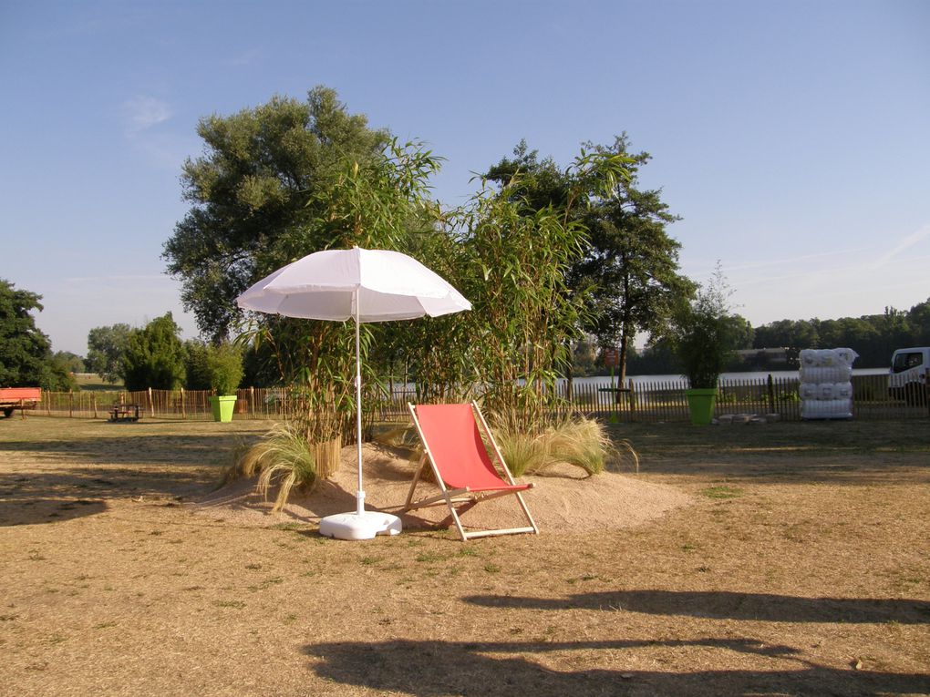 Une plage à la ville dans un cadre verdoyant. C'est Metz Plage