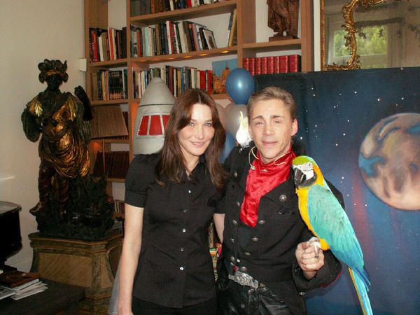 Soirée privée Magique avec mes perroquets chez Mr et Mme Sarkozy dans leur hôtel particulier en juin 2008