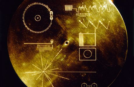 Le Voyager Golden Record : Comment se présenter aux extraterrestres ?