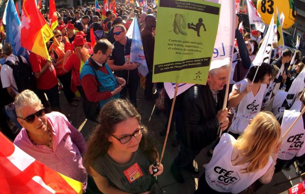 Face à la Casse sociale Macron/Medef/Requins de la finance, Près de 6000 manifestant(e)s dans les rues de Toulon et Draguignan !